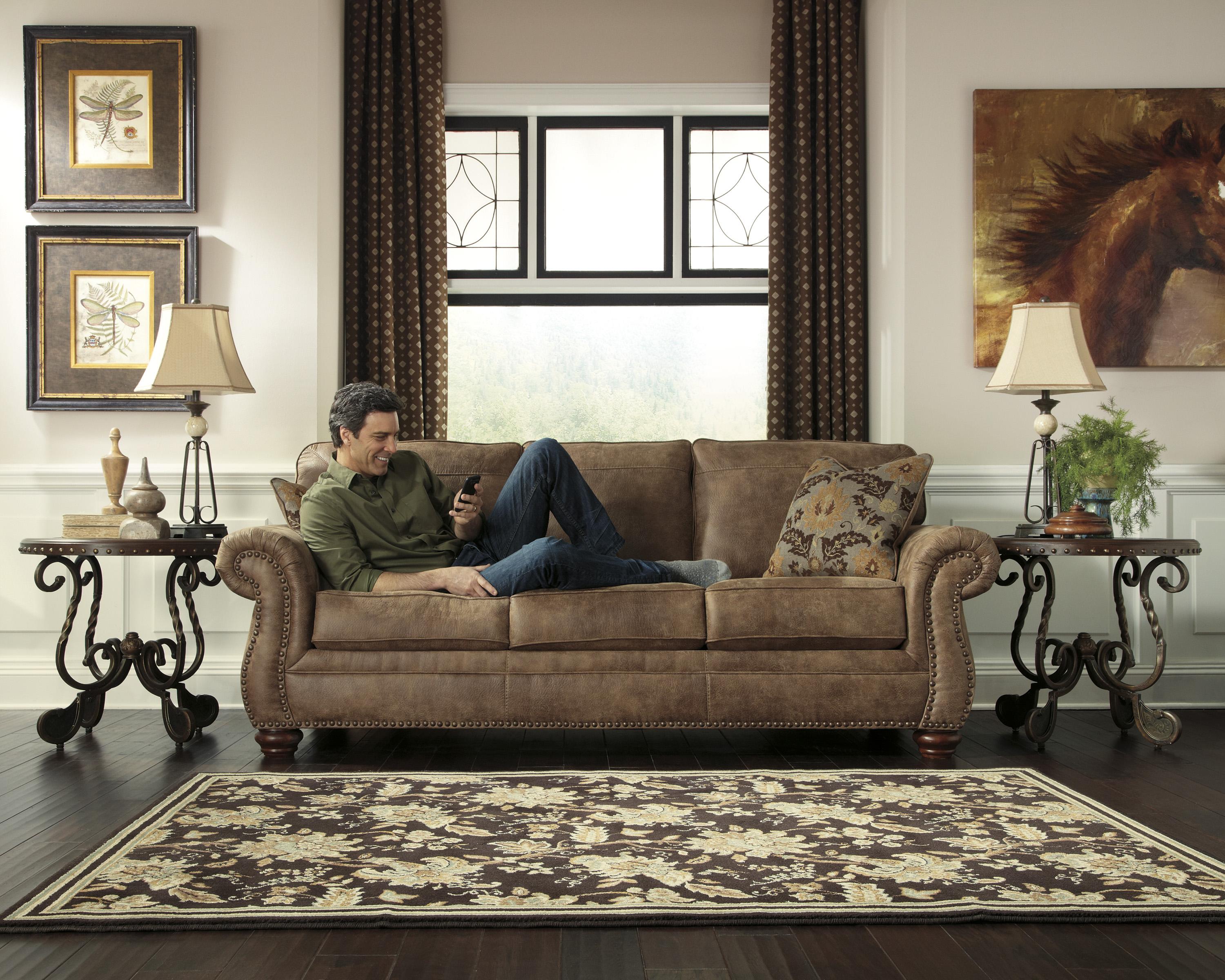 Benchcraft Larkinhurst 80529 Traditional Sofa with Rolled Armrests